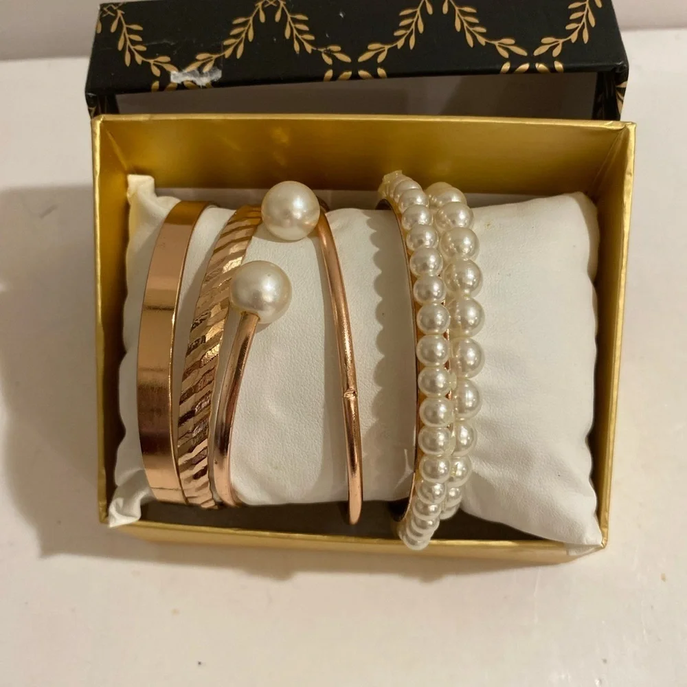Elegant Pearl and Gold Bracelet Set (6) Bracelets (PF)